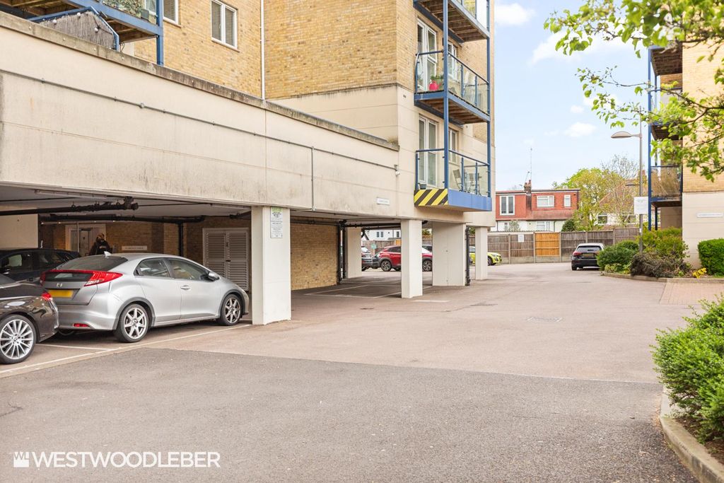 Additional image 17 of 2 bed flat for saleTaverners Way, Hoddesdon EN11