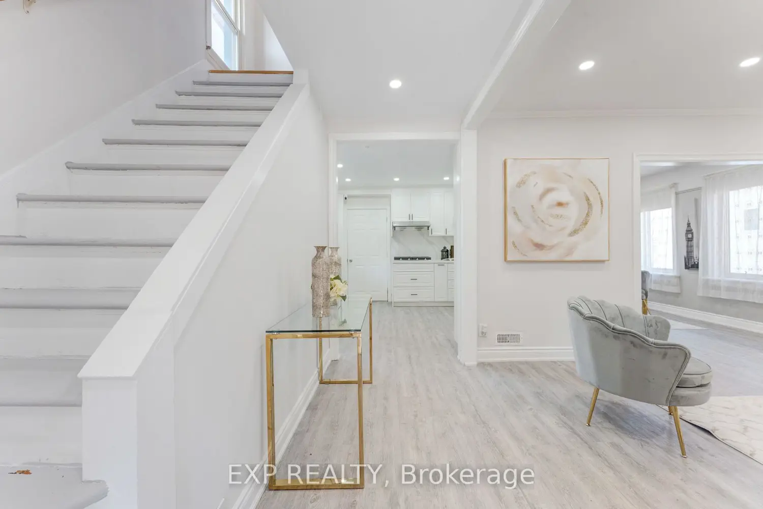 24 Onward Avenue photo 5