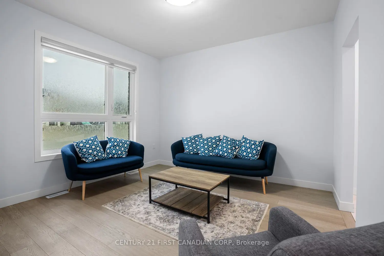 3415 Isleworth Road photo 4