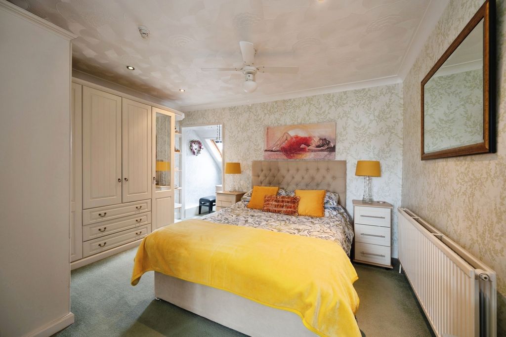 Additional image 11 of 5 bed detached house for saleHavant Road, Hayling Island, Hampshire PO11