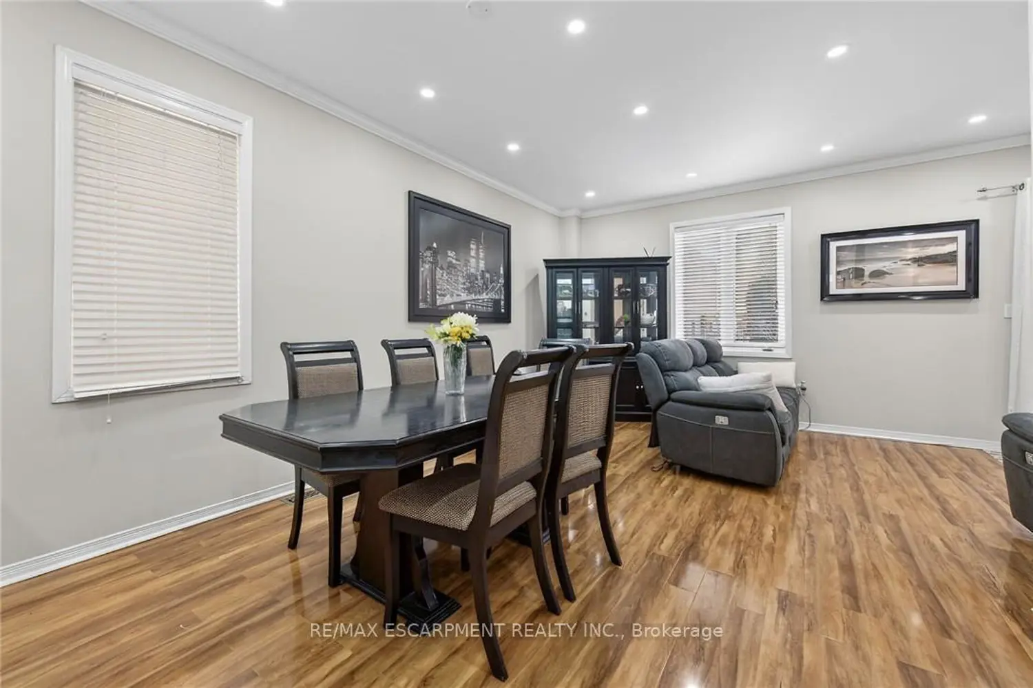 33 Panorama Way photo 2