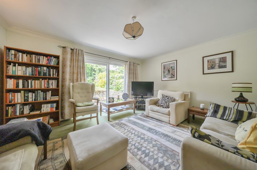 Additional image 17 of 4 bed detached house for saleThe Spinney, Hook, Hampshire RG27