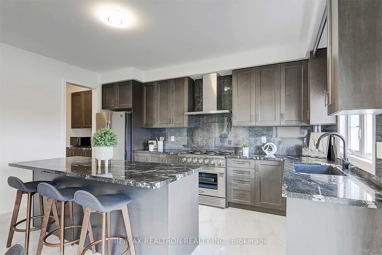 112 Connell Drive photo 5