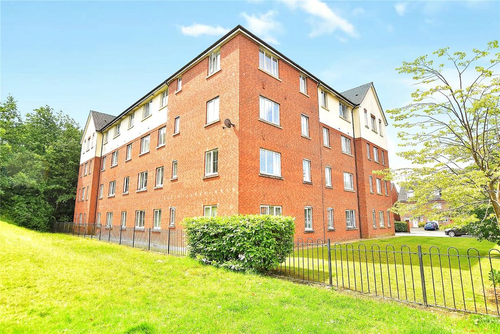 2 bed flat for saleSydney Barnes Close, Castleton, Rochdale, Greater Manchester OL11 photo 2