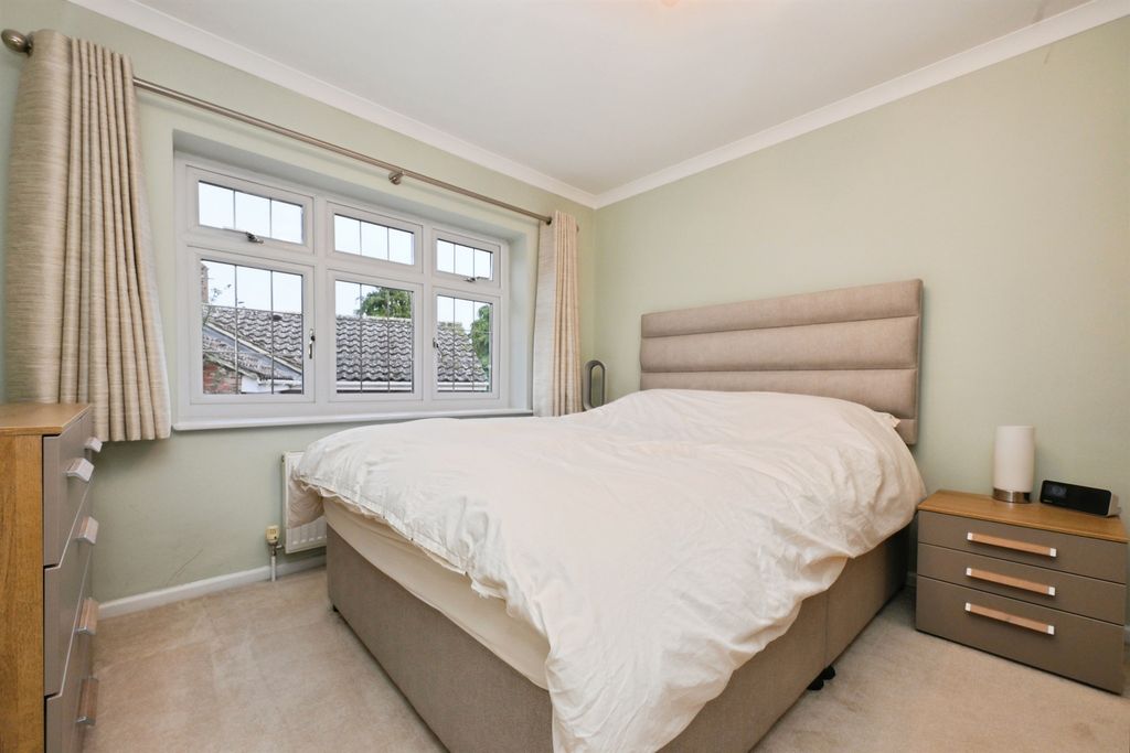 Additional image 15 of 5 bed detached house for saleRoselands Avenue, Hoddesdon EN11