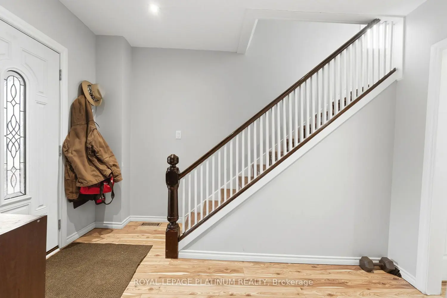99 Robins Avenue photo 3