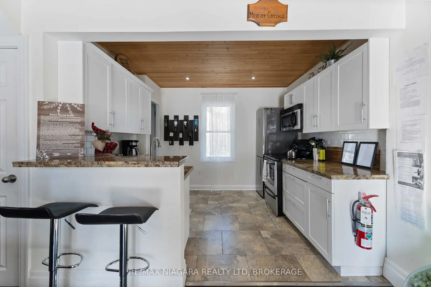 1459 Niagara Stone Road photo 5