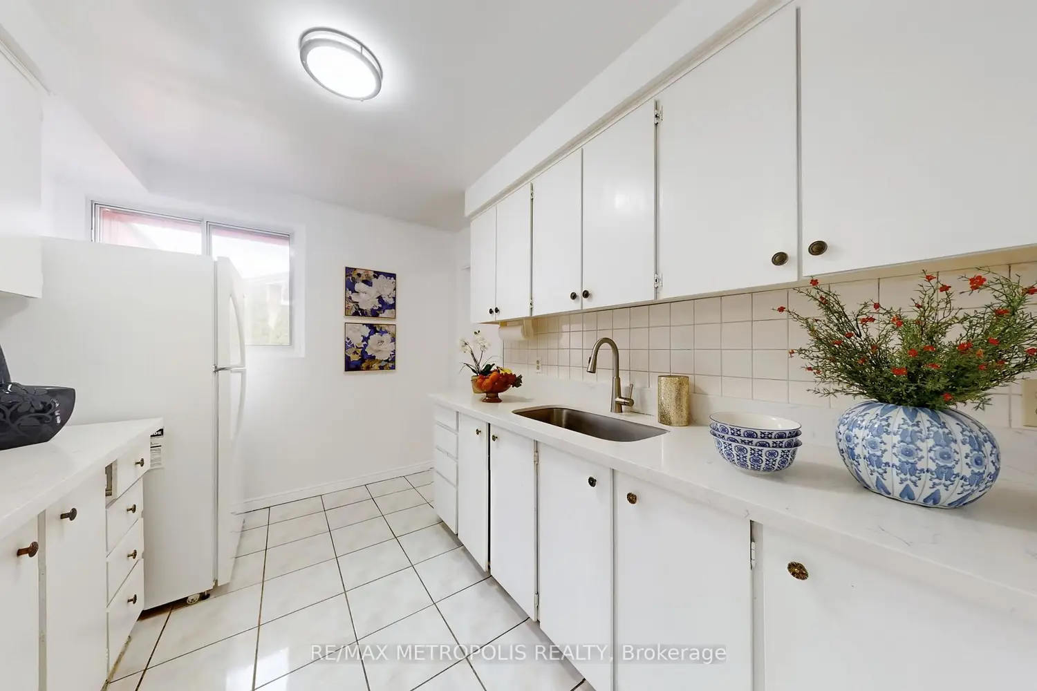 Additional image 3 of 1021 Midland Avenue 25