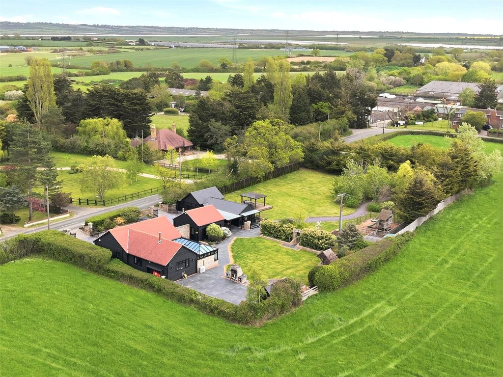 4 bed bungalow for saleLower Road, Hockley, Essex SS5