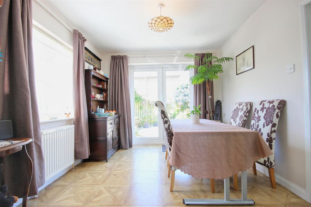 Additional image 7 of 3 bed detached bungalow for saleCheyne Walk, Hornsea HU18