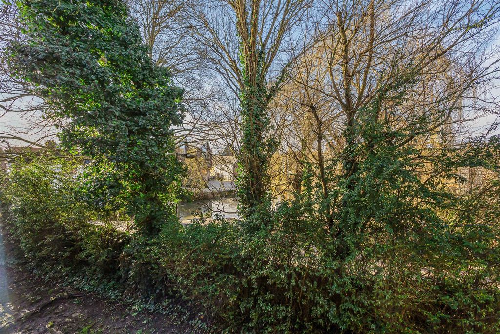 Additional image 26 of 2 bed flat for saleCoopers Court, Hertford, Hertford SG14