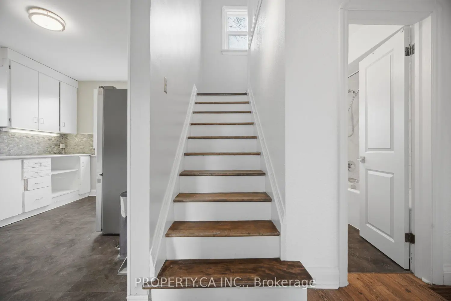 109 Pleasant Avenue photo 3