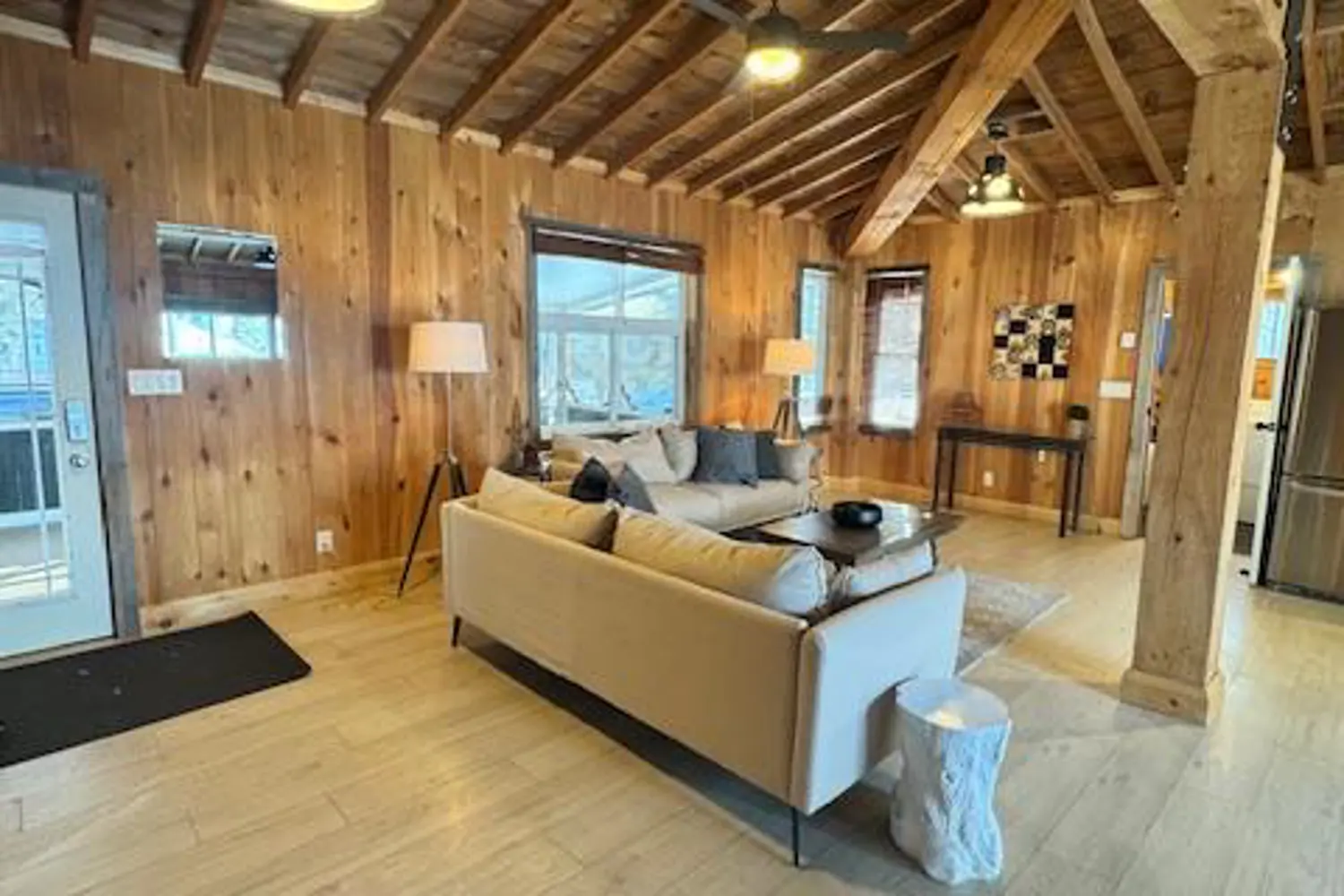 1056 Elm Road photo 4