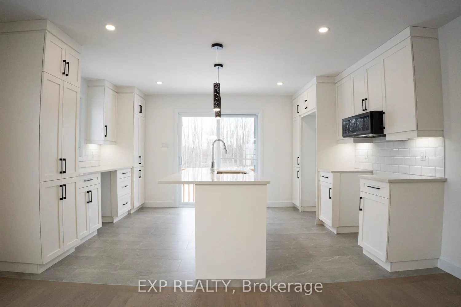 144 Giroux Street photo 5