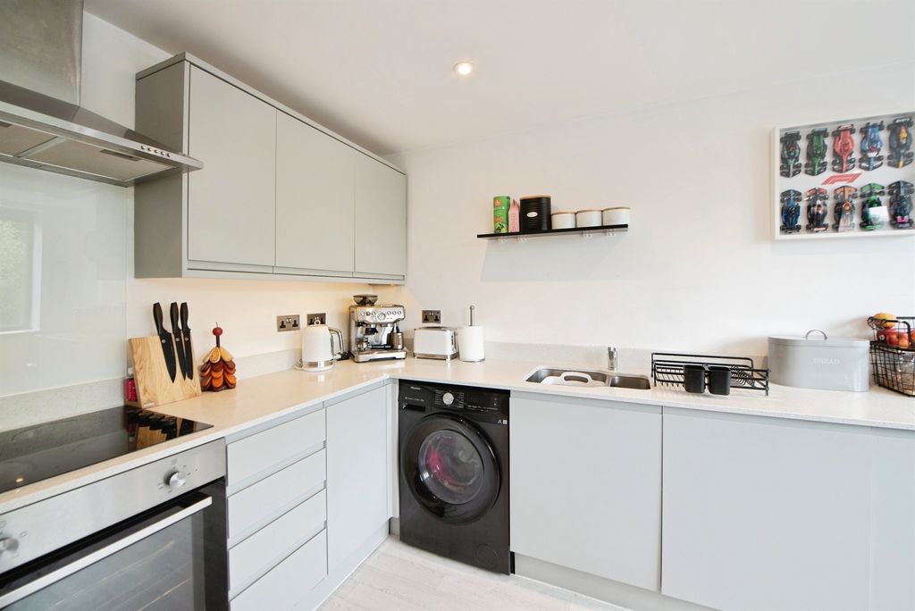 Additional image 3 of 1 bed flat for saleWillow Park, Havant PO9