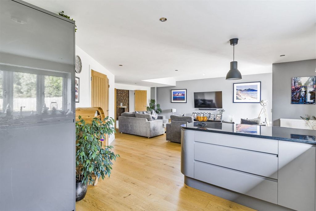 Additional image 6 of 4 bed detached house for saleCopse Lane, Hayling Island PO11