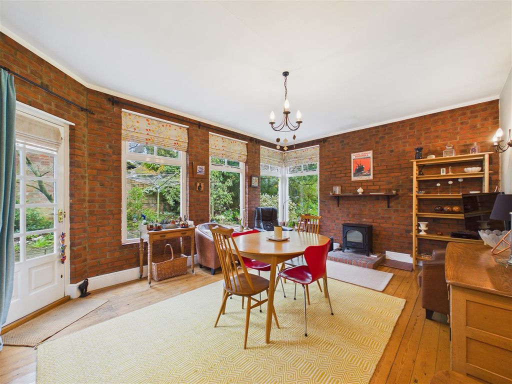 Additional image 10 of 5 bed semi-detached house for saleDavenport Avenue, Hessle HU13