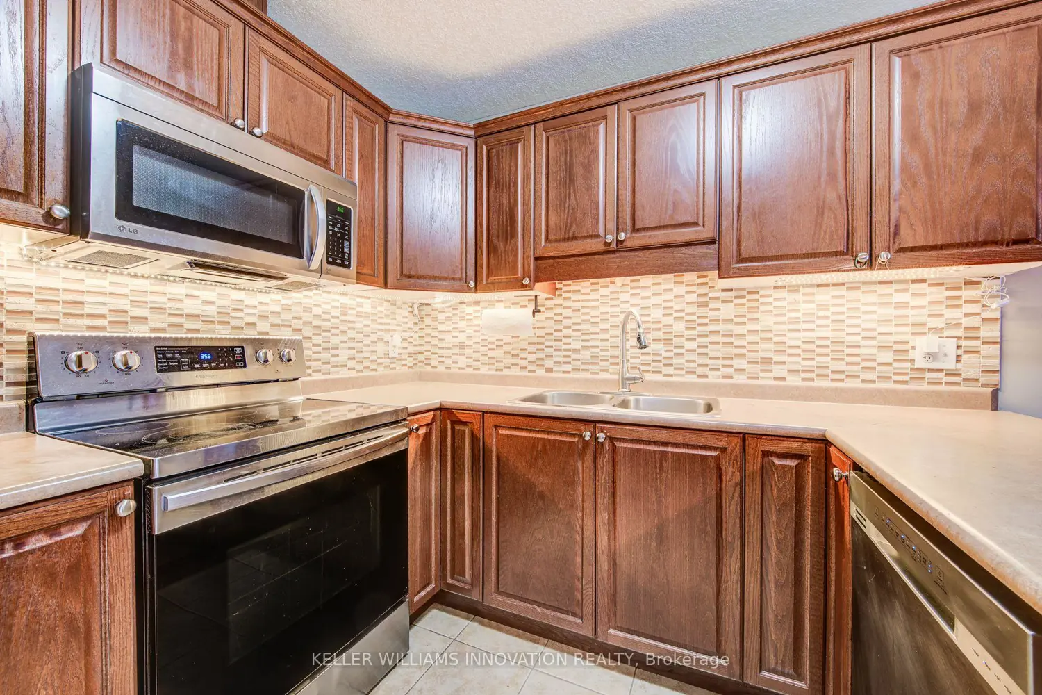 972 Strasburg Road 10 photo 4