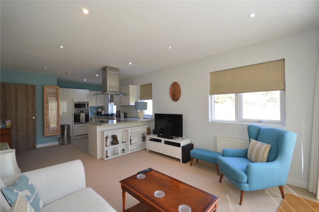 Additional image 2 of 2 bed flat for saleWispers Lane, Haslemere, Surrey GU27