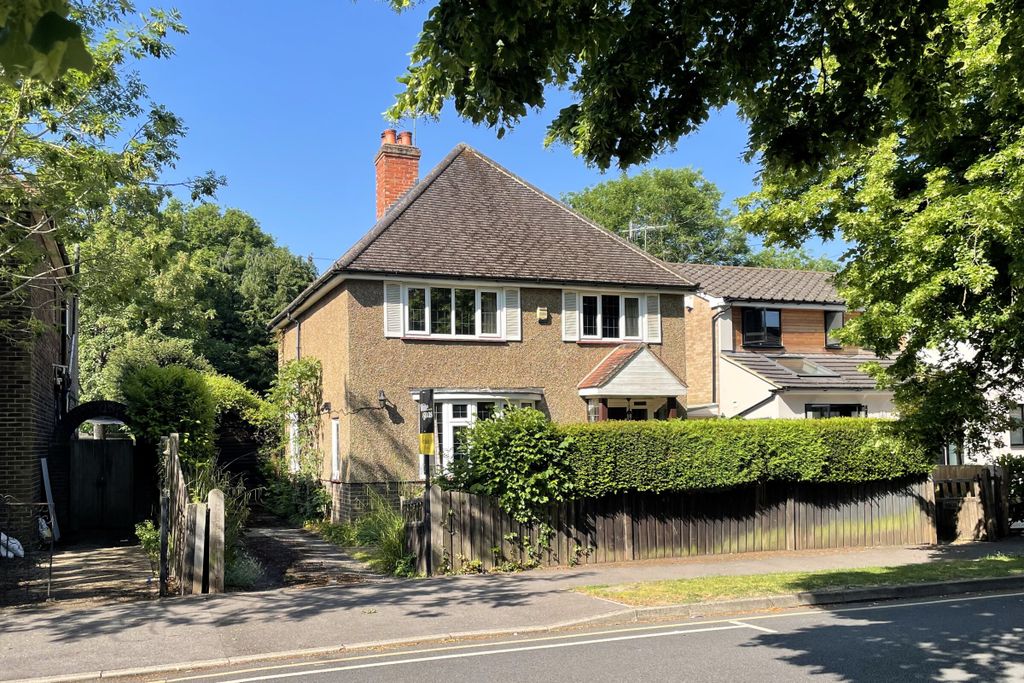 4 bed detached house for saleRingley Avenue, Horley, Surrey RH6