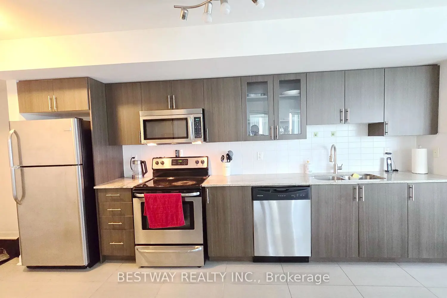 75 Norman Bethune Avenue 208 photo 3