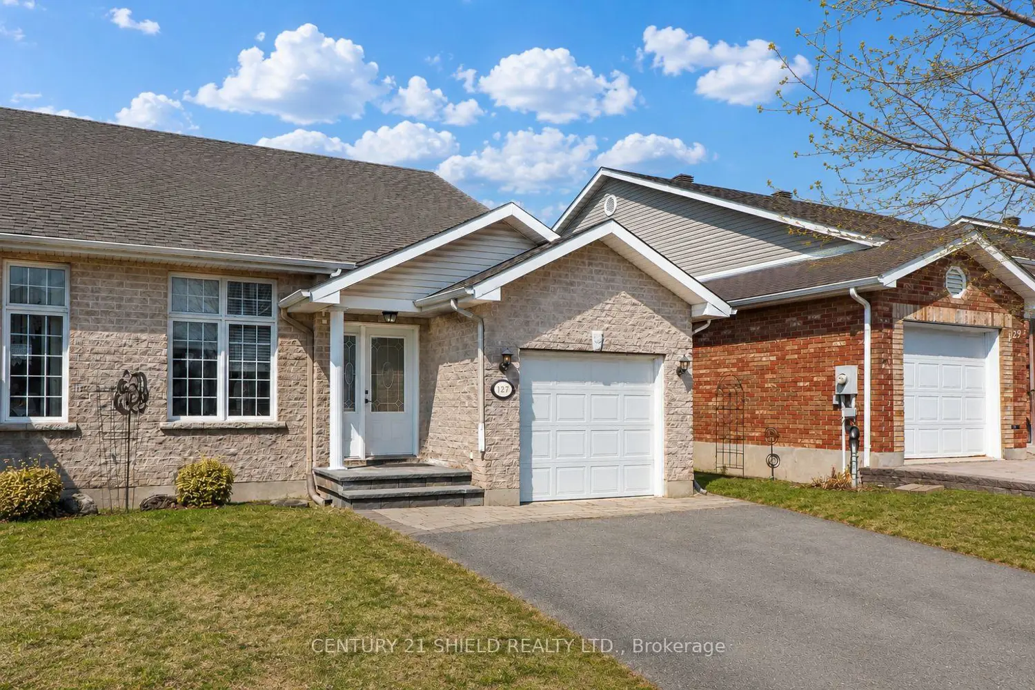 127 Hemlock Crescent