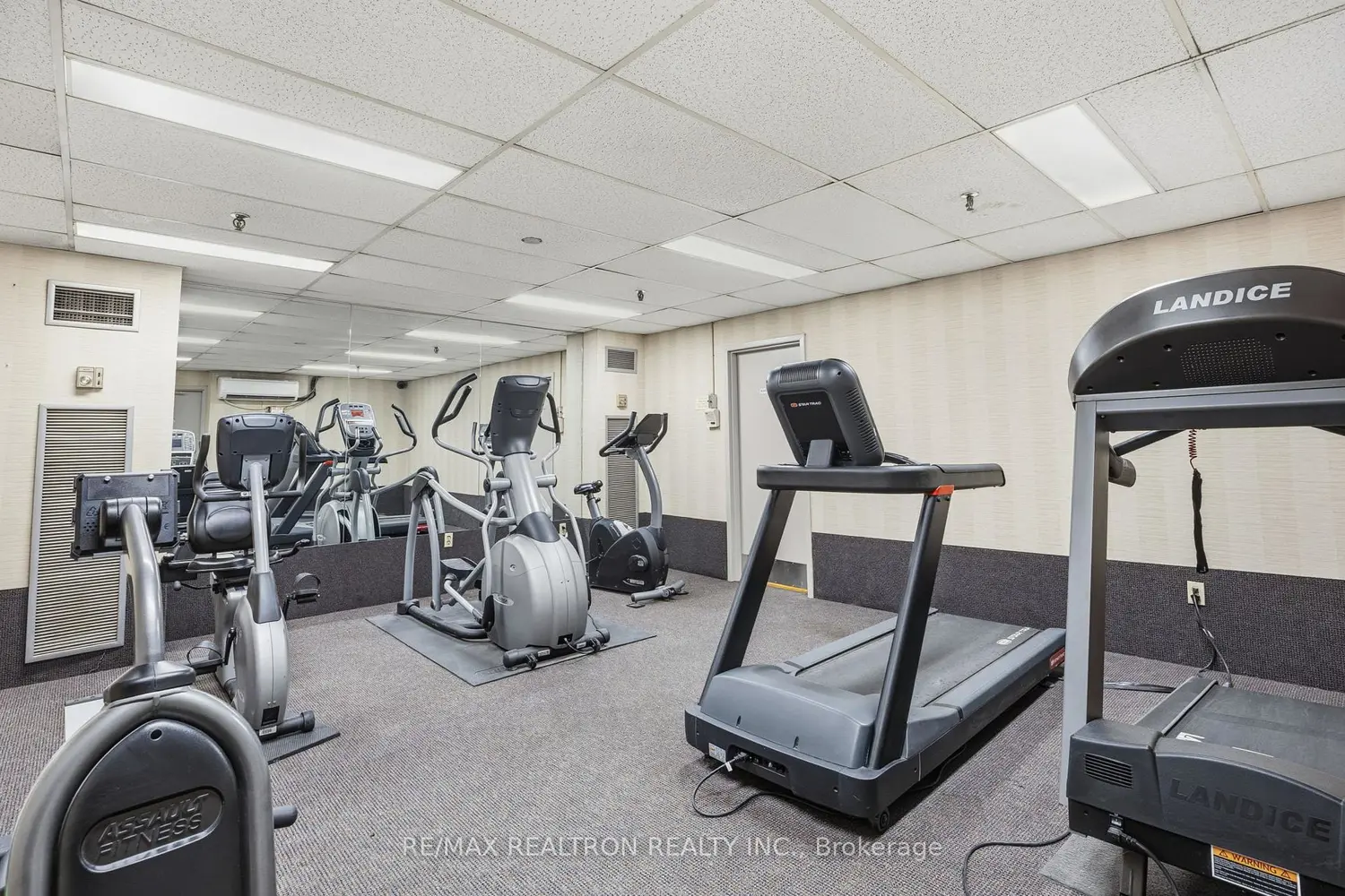 Additional image 14 of 3000 Bathurst Street 908