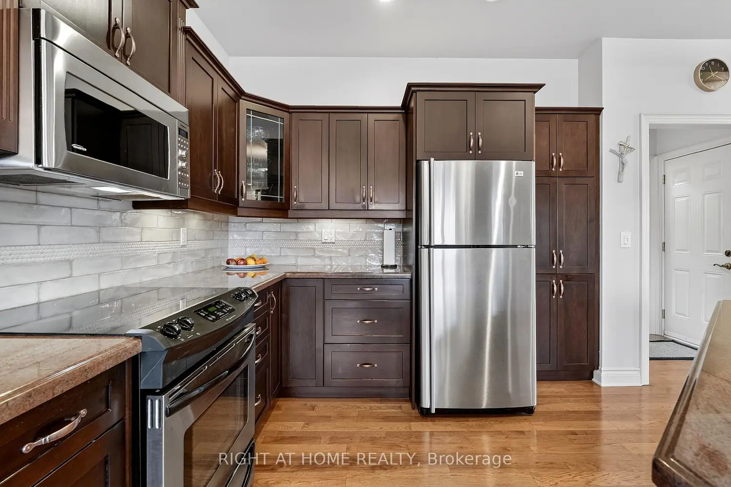 2 Seyval Place photo 4