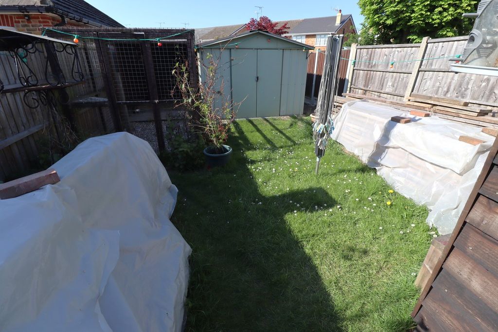 1 bed maisonette for saleThe Approach, Rayleigh SS6 photo 3