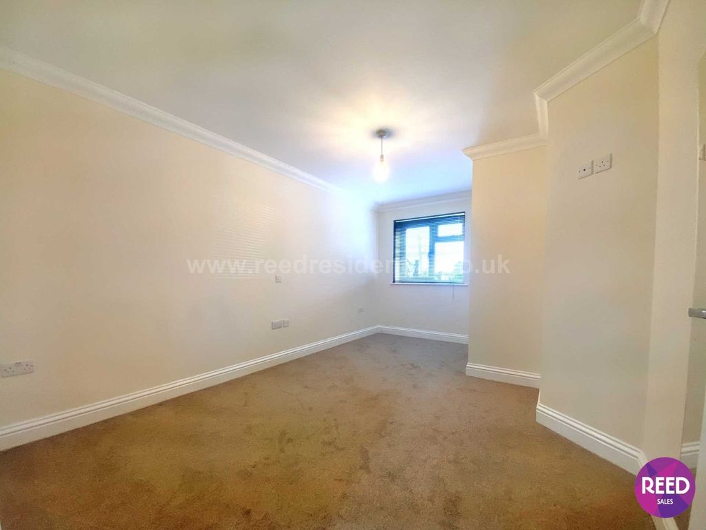 Additional image 3 of 2 bed flat for saleRiverbreeze Court, Ferry Road, Hullbridge SS5