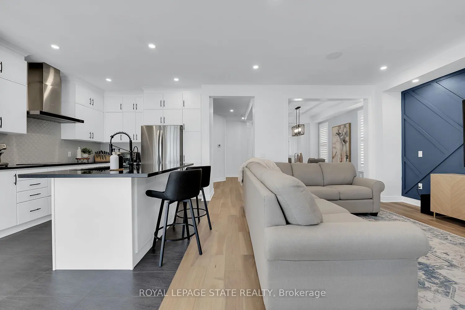 78 Chaumont Drive photo 4