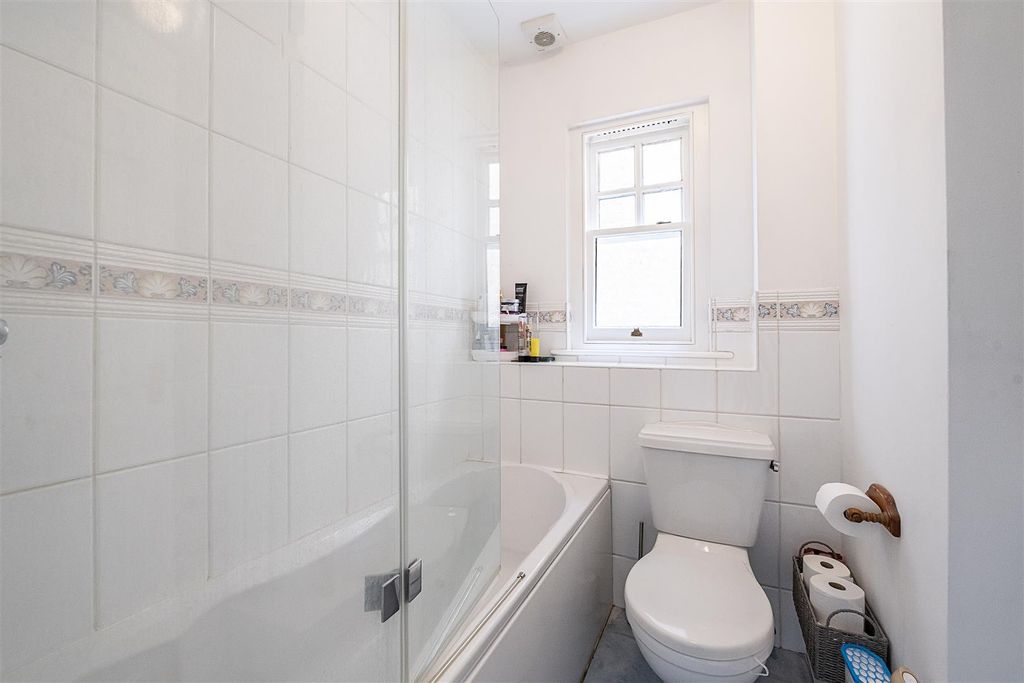 Additional image 8 of 2 bed flat for saleMilton Road, Harpenden AL5