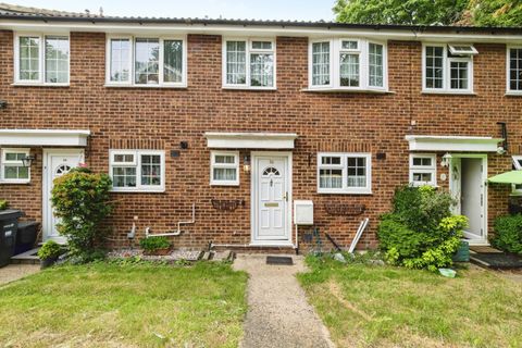 Jacklin Green, Woodford Green IG8