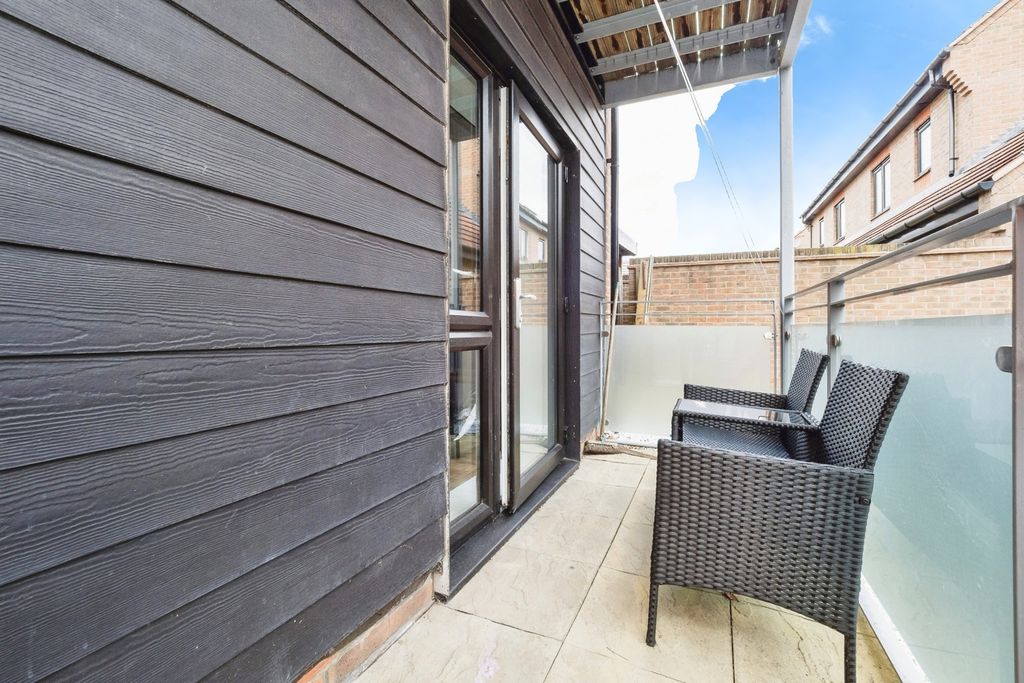 Additional image 16 of 2 bed flat for saleDunningford Close, Hornchurch RM12
