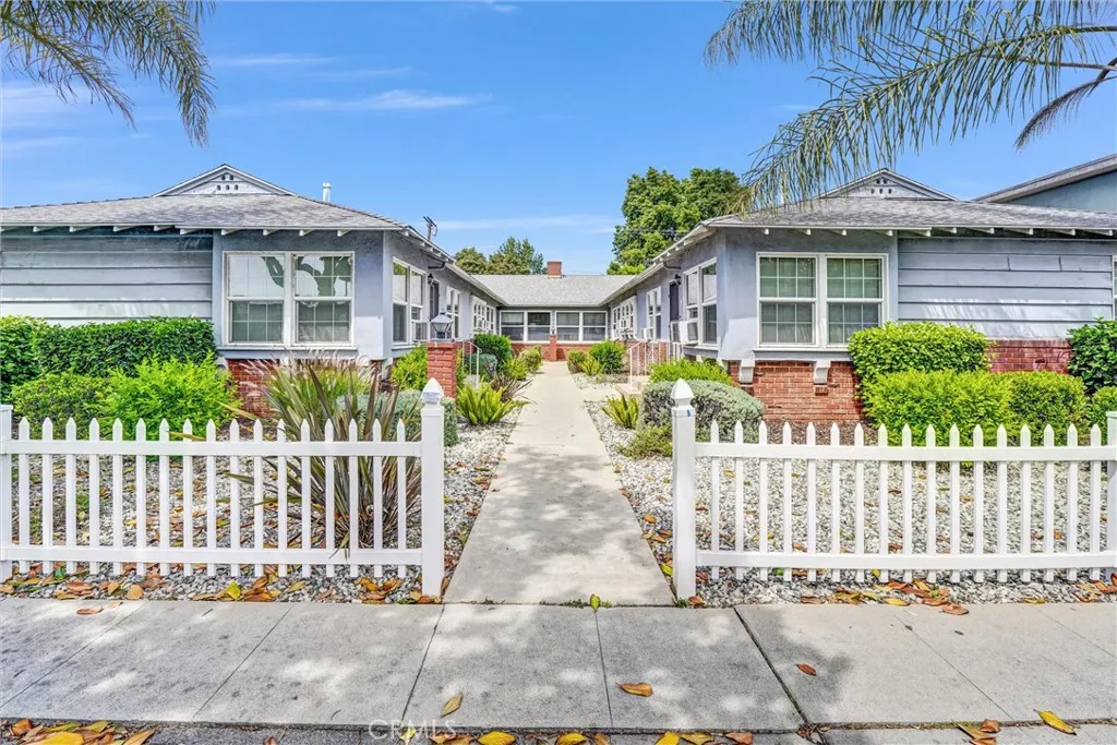 14821 Burbank Blvd, Van Nuys, CA 91411 photo 4