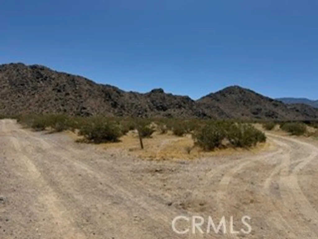 Mountain View, Lucerne Valley, CA 92356 photo 3