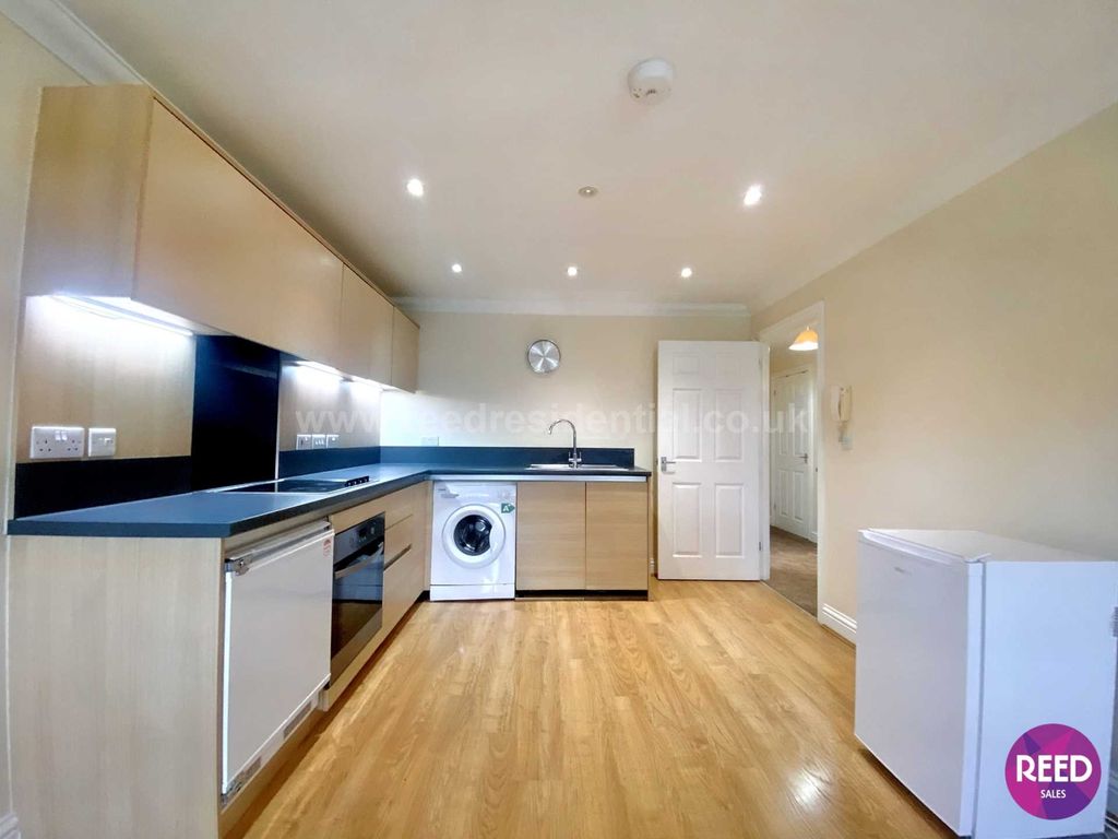 Additional image 10 of 2 bed flat for saleRiverbreeze Court, Ferry Road, Hullbridge SS5