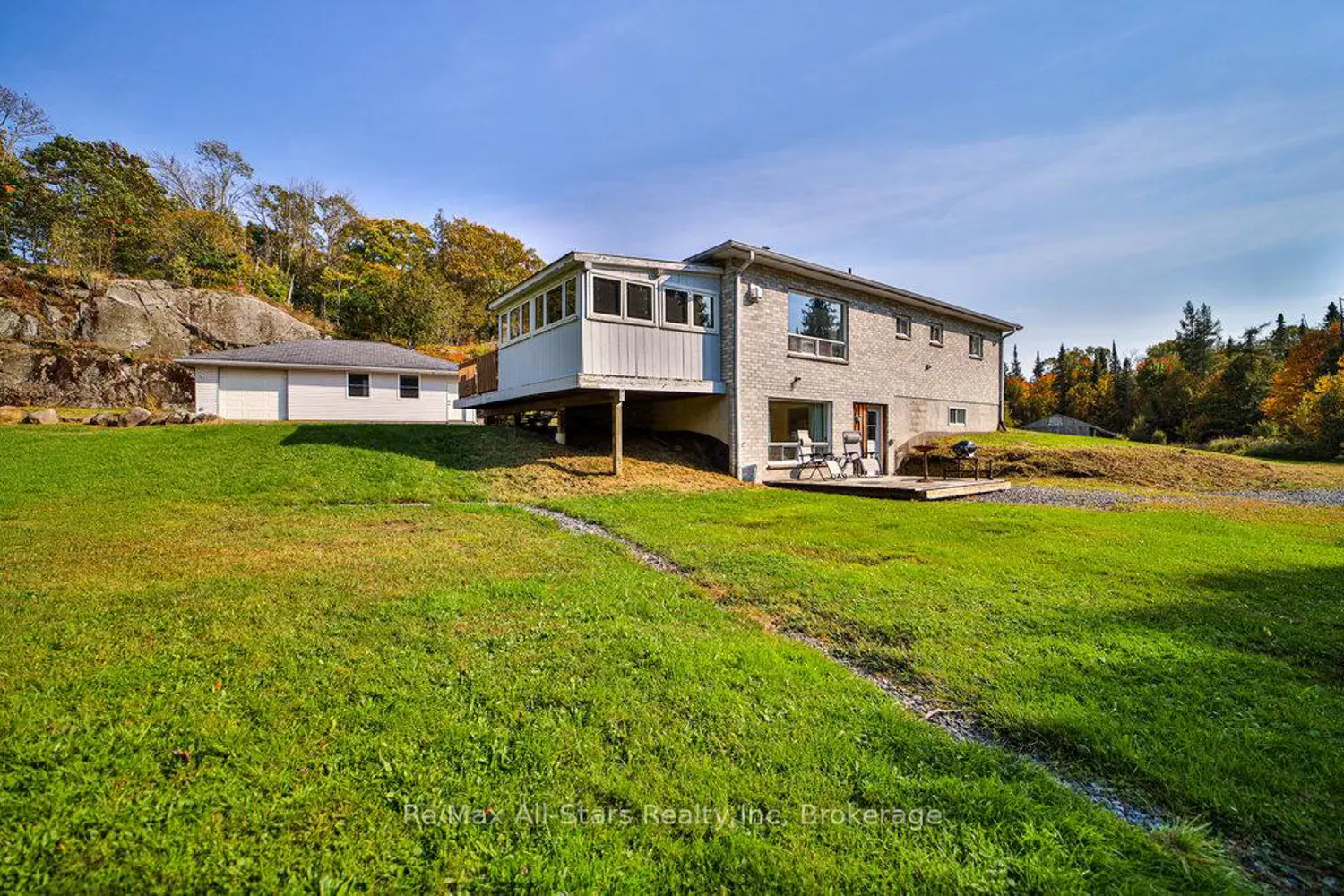 410 Etwell Road photo 4