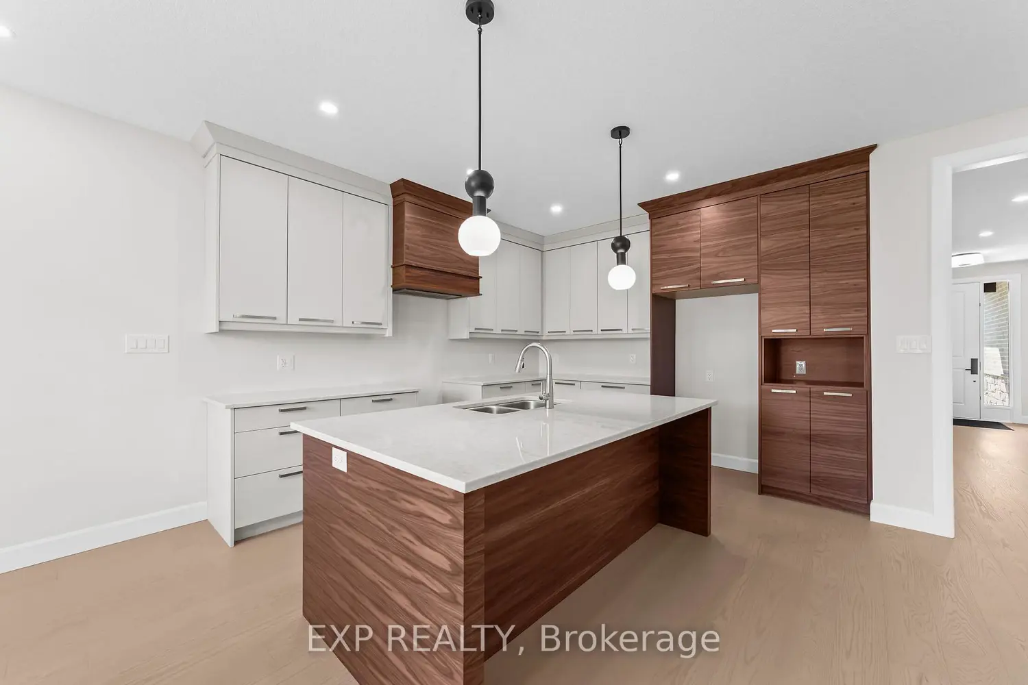 421 Ontario Street photo 4