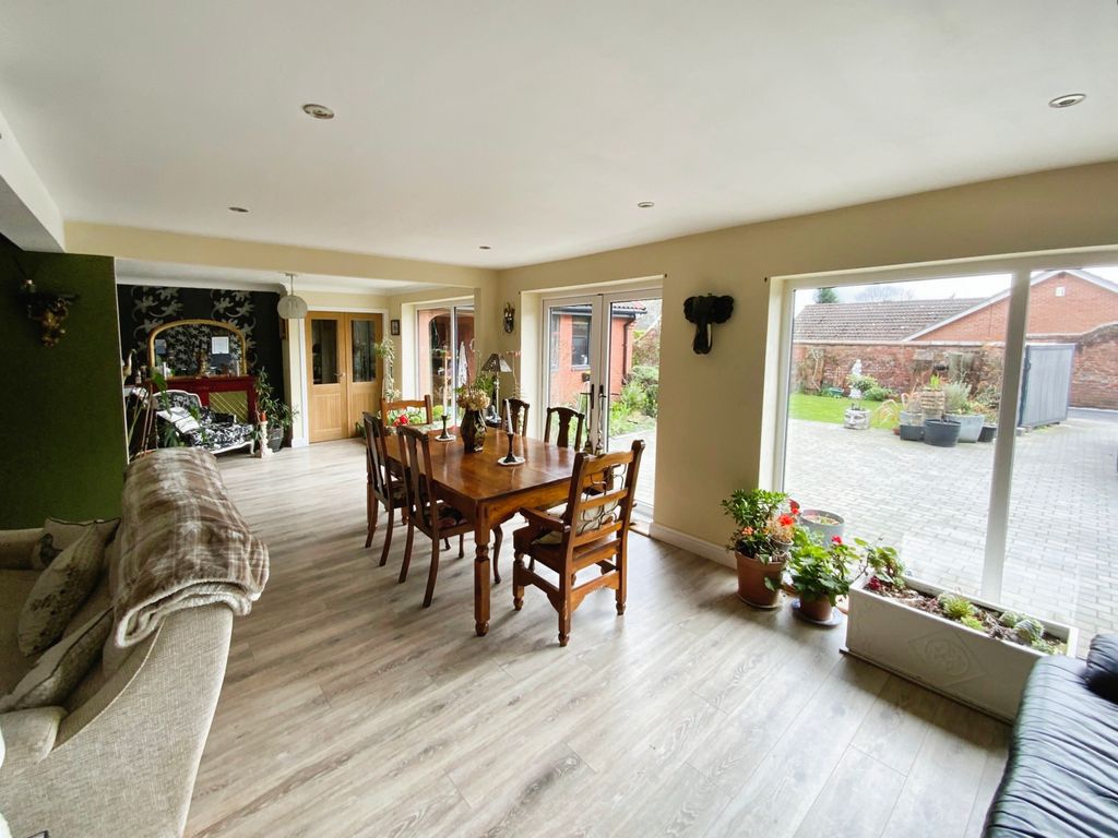 Additional image 3 of 5 bed detached bungalow for saleCliff Top Lane, Hessle HU13