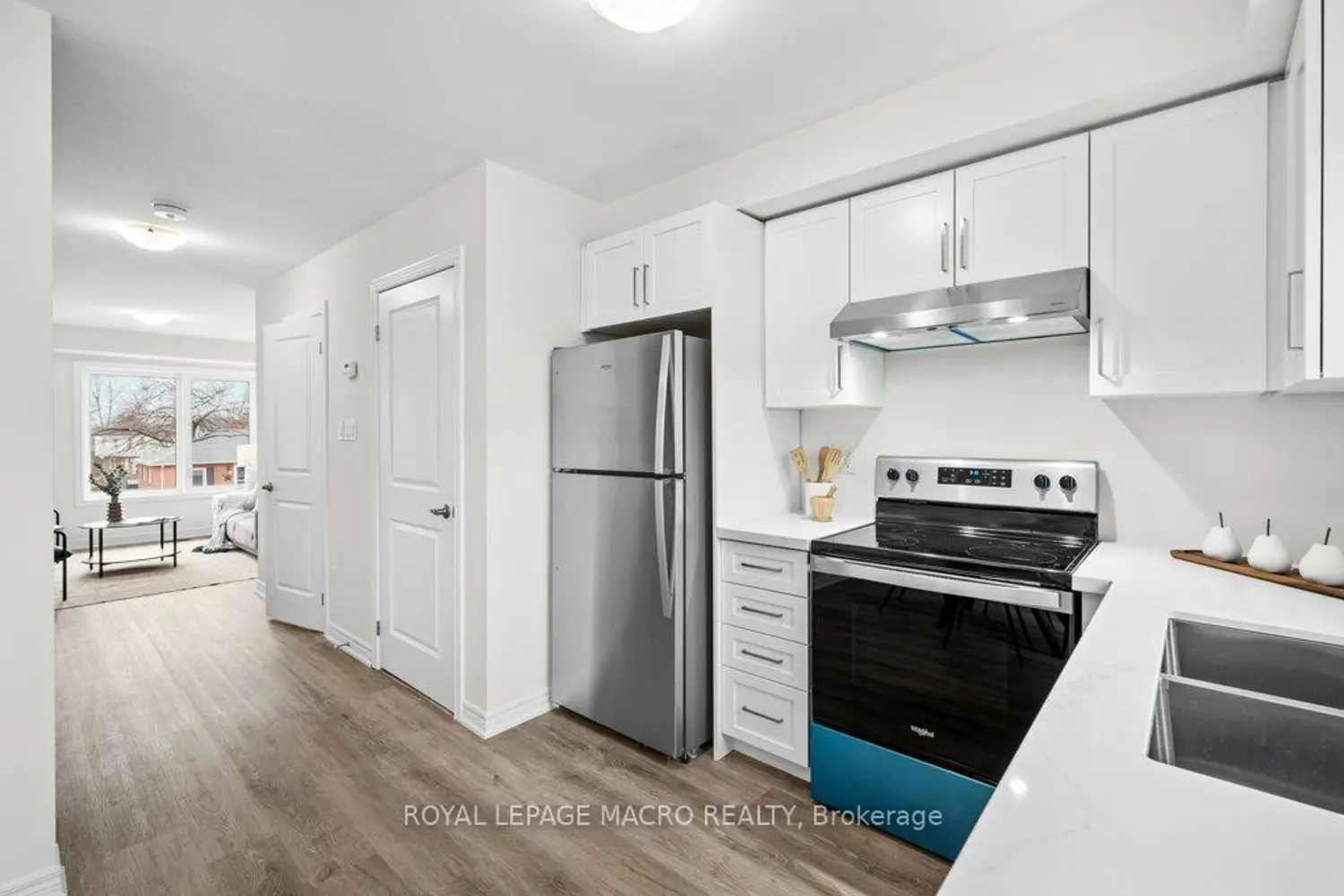 15B Bingham Road photo 5