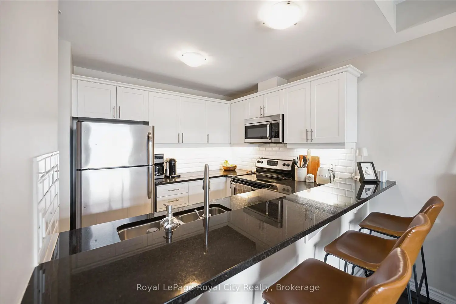 2 Colonial Drive 403 photo 3