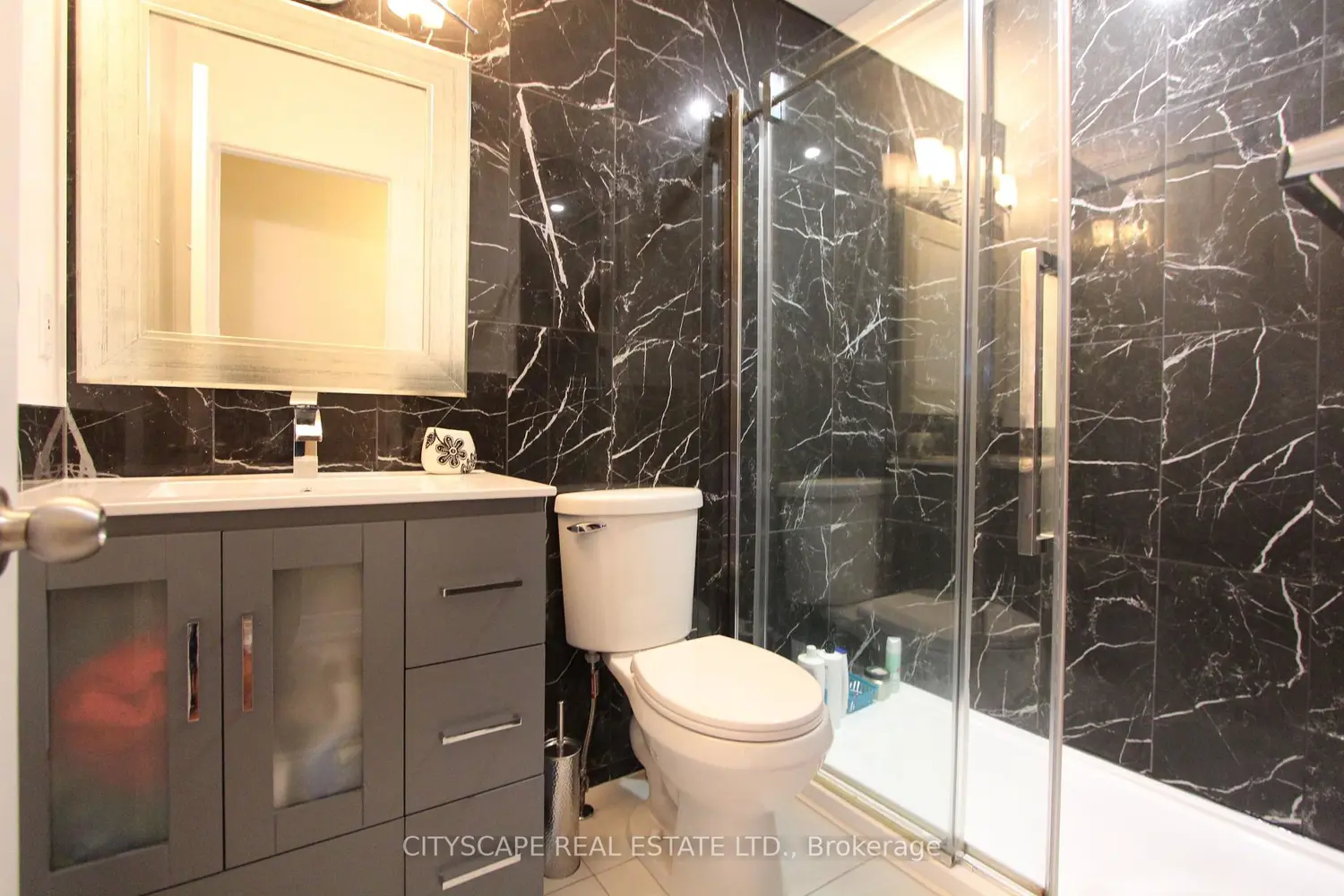 3162 Pearwood Place photo 3