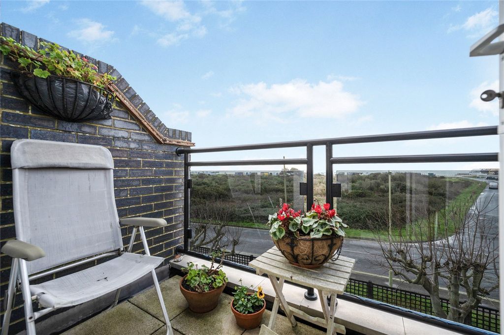 Additional image 9 of 2 bed flat for saleSea Front, Hayling Island, Hampshire PO11