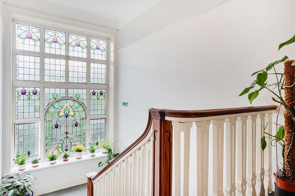 Additional image 5 of 1 bed flat for saleTower Road, Hindhead GU26