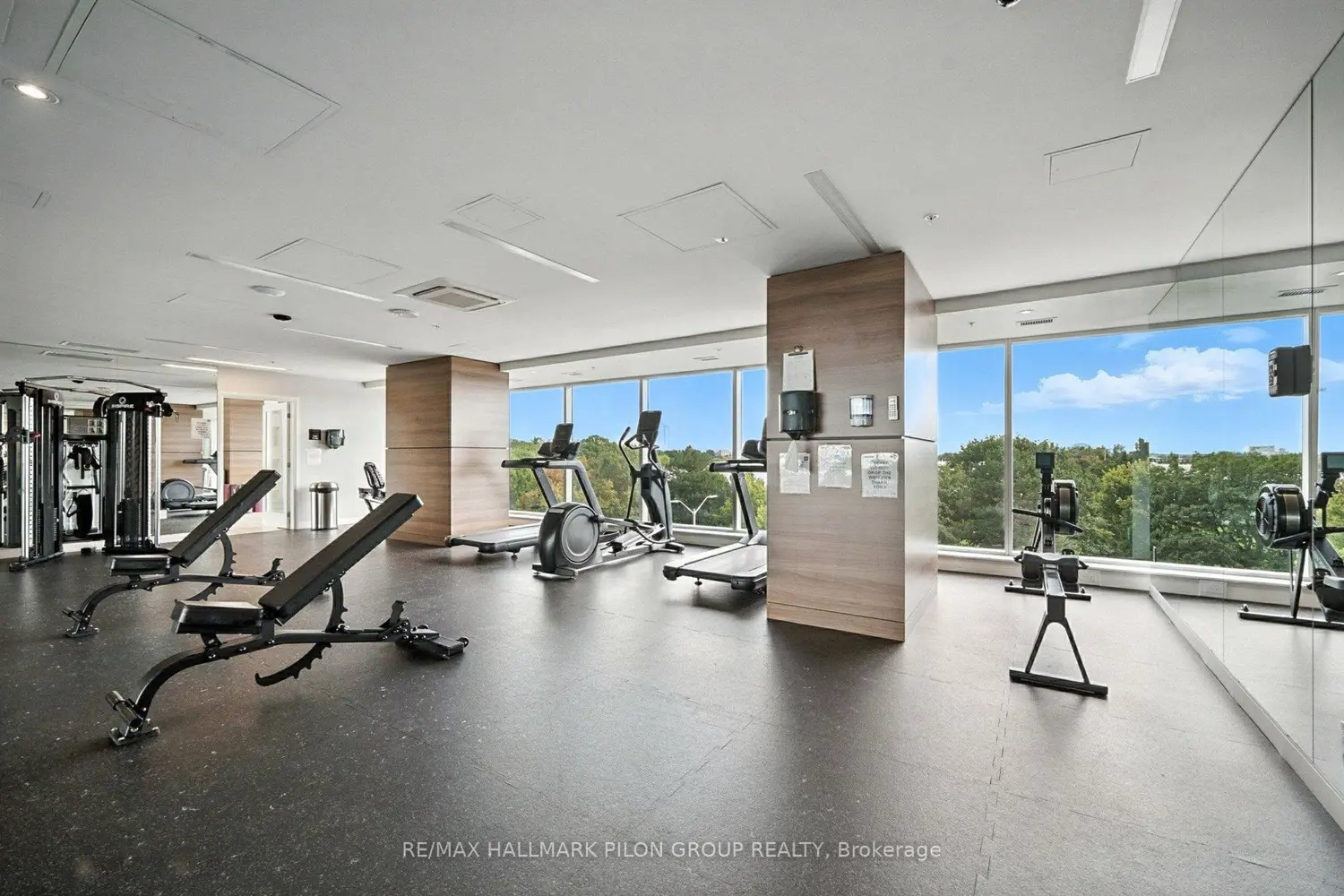 Additional image 13 of 805 Carling Avenue 908