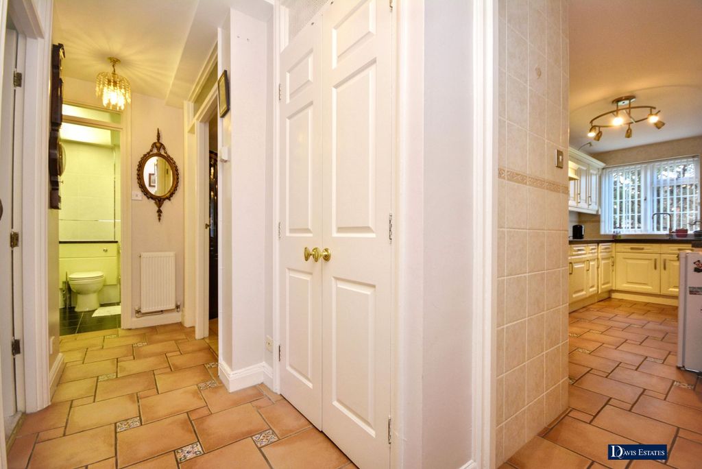 Additional image 5 of 2 bed flat for saleBuckingham Close, Emerson Park, Hornchurch RM11