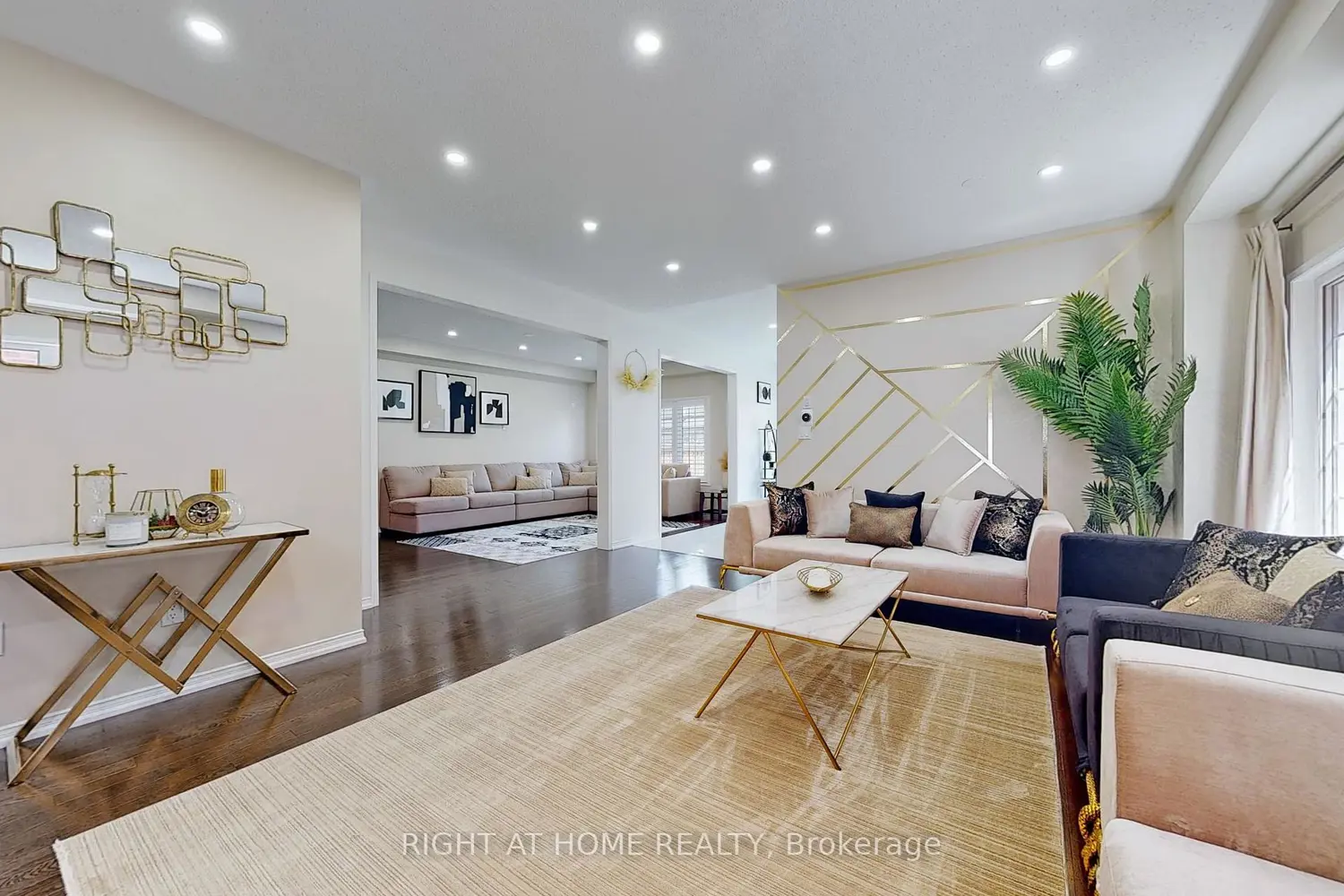 1733 Frederick Mason Drive photo 2