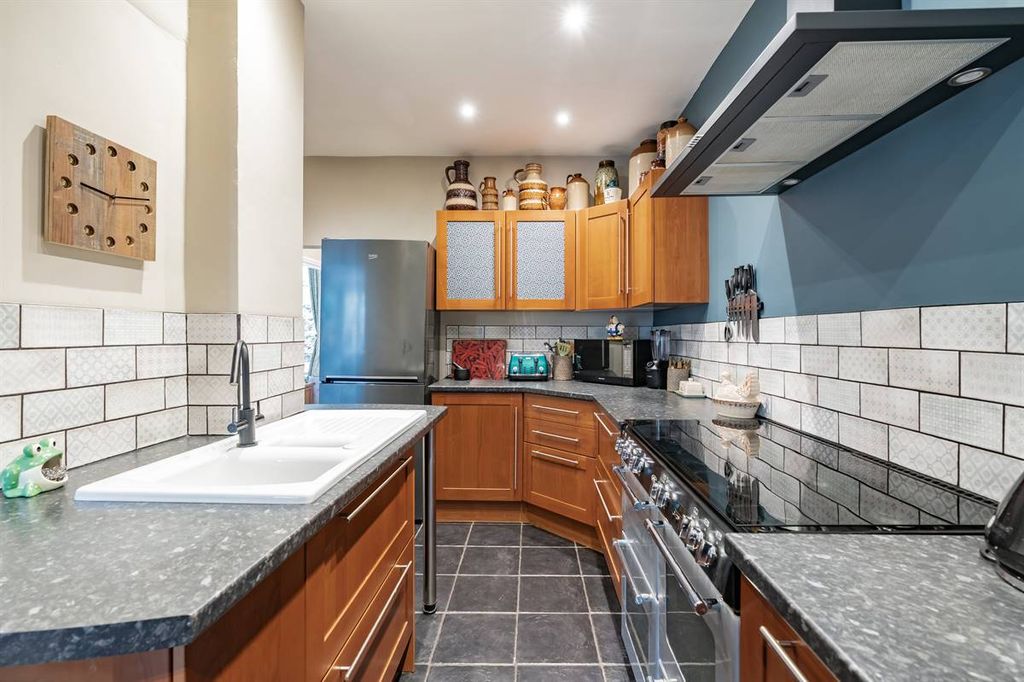 Additional image 10 of 2 bed flat for saleCentral Parade, Herne Bay CT6