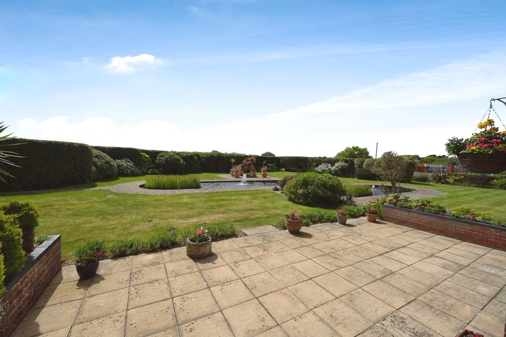 Additional image 6 of 3 bed flat for saleSea Front, Hayling Island, Hampshire PO11